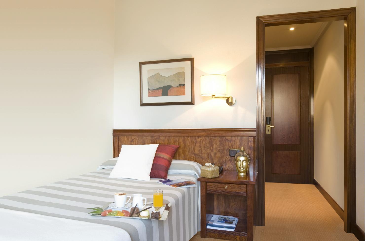 Barcelo Bilbao Nervion Hotel Room photo